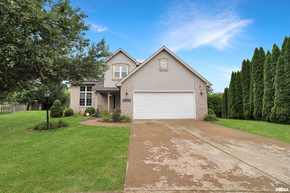 5414 N Castleberry Dr, Peoria, IL 61615 - photo 1