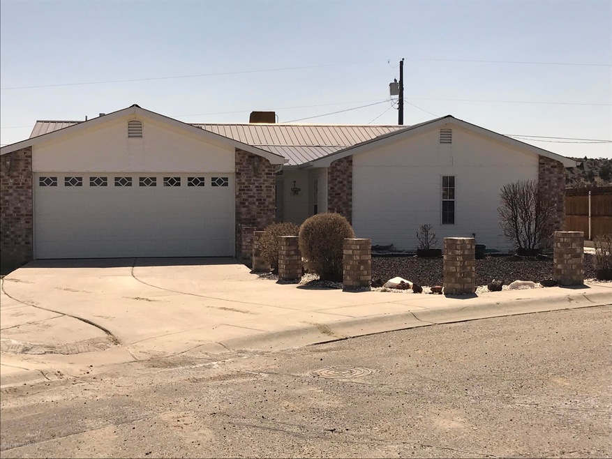 1310 Plum Tree Cir, Bloomfield, NM 87413 - photo 1