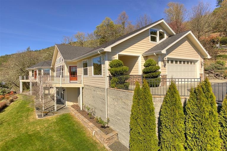 1755 NE Sunset Ln, Grants Pass, OR 97526 - photo 1