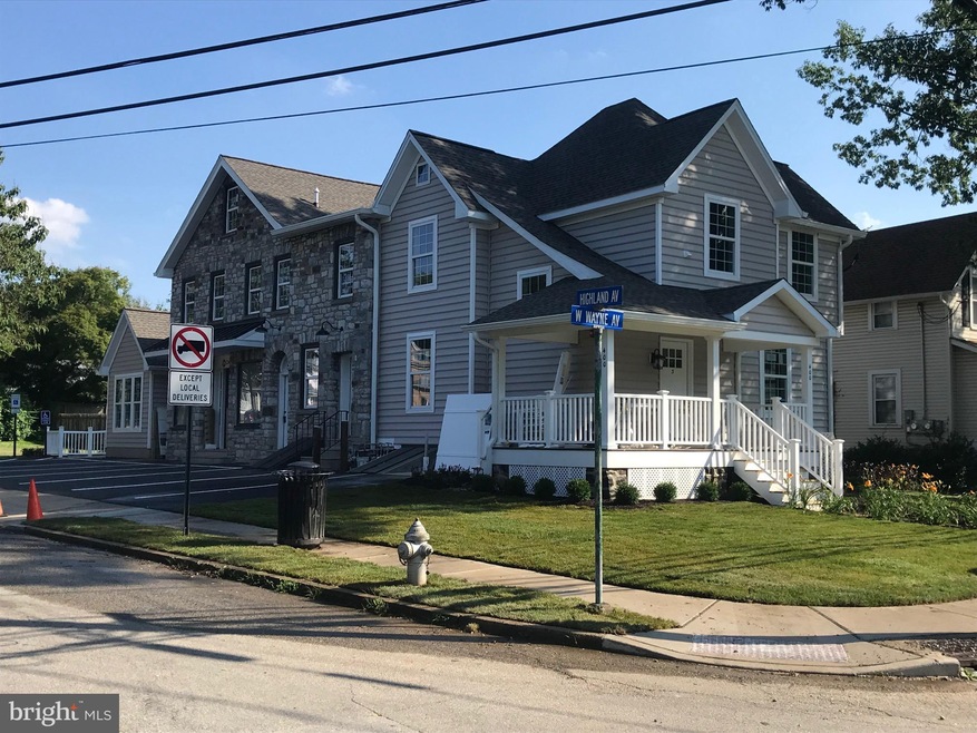 400 W Wayne Ave unit 2, Wayne, PA 19087 - photo 1