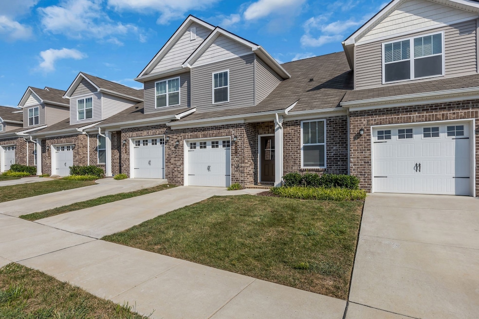 347 Casper Dr, Spring Hill, TN 37174 - photo 1