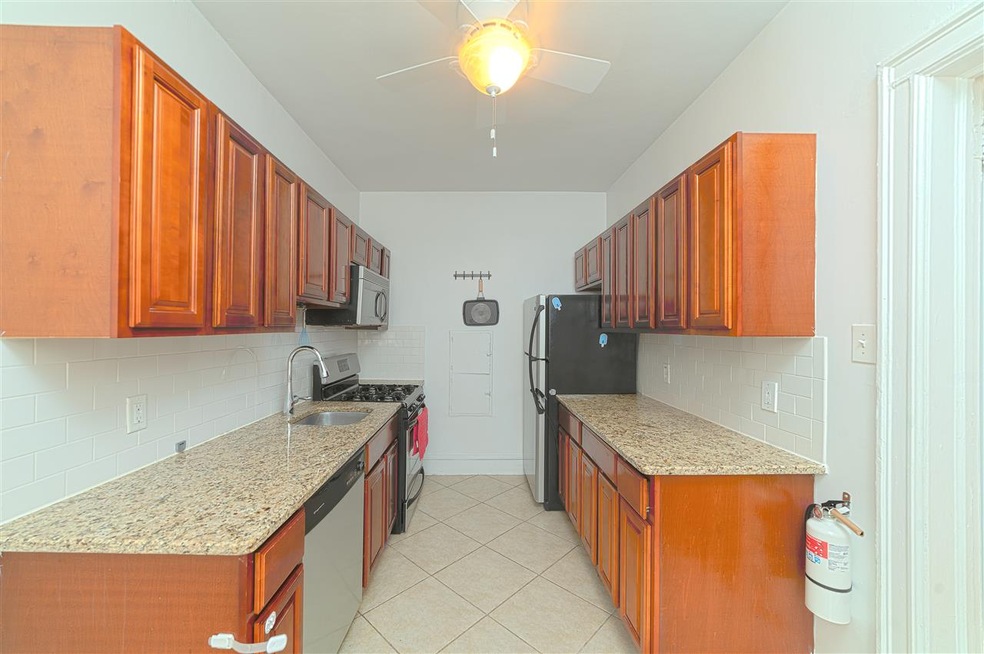 131 Kensington Ave unit E3, Jersey City, NJ 07304 - photo 1