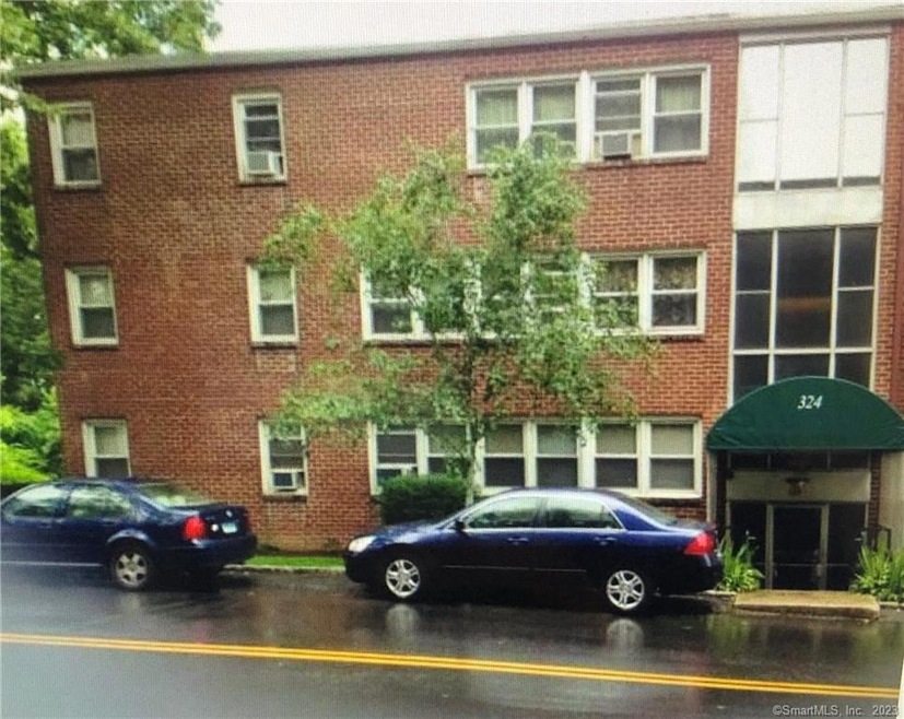 324 Strawberry Hill Ave unit A202, Norwalk, CT 06851 - photo 1