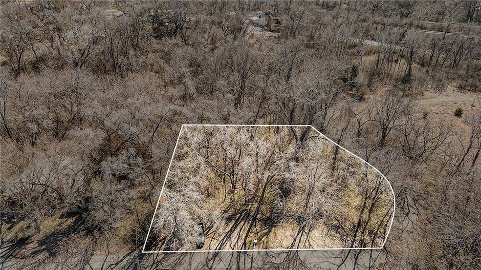 9101 Norledge Ave, Sugar Creek, MO 64053 - photo 1