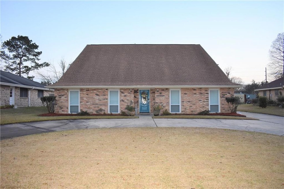 4 Bedrooms 3 Baths 340 Devon Rd