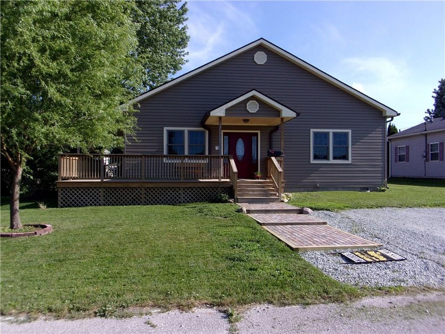 1927 N E St, Elwood, IN 46036 - photo 1