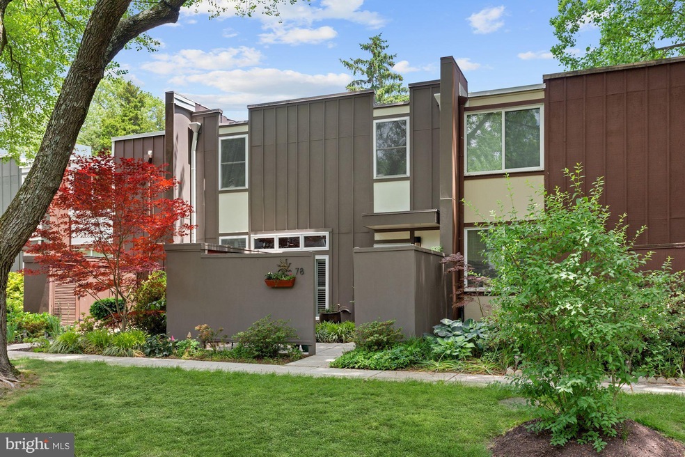 11178 Forest Edge Dr, Reston, VA 20190 - photo 1