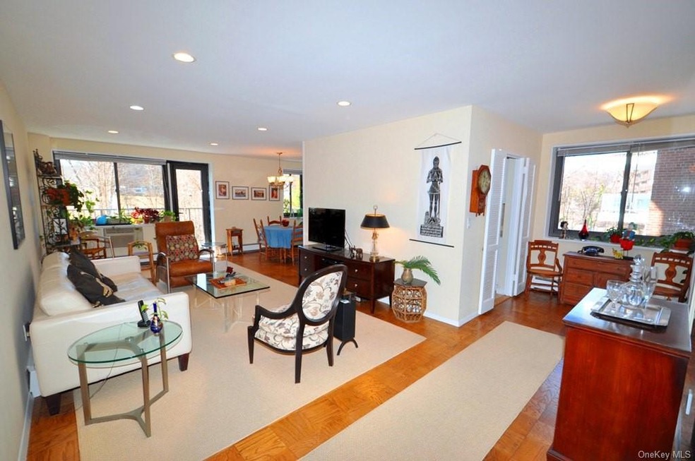 100 E Hartsdale Ave unit MFW, Hartsdale, NY 10530 - photo 1