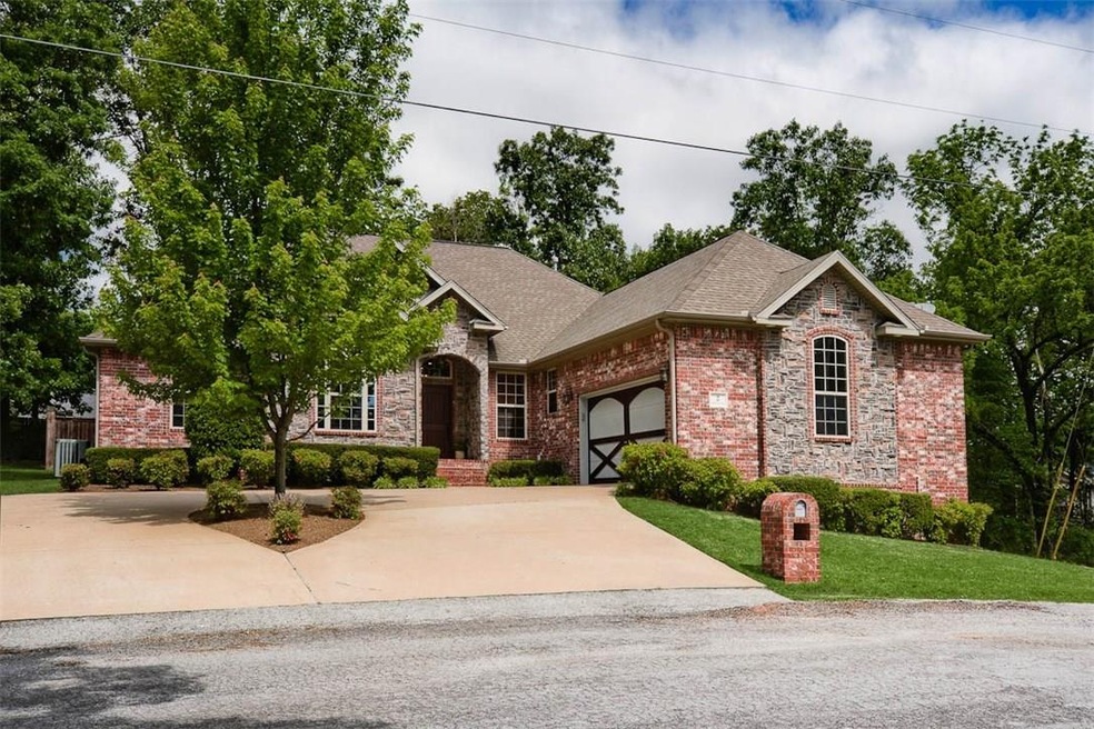 2 Brierton Ln, Bella Vista, AR 72715 - photo 1