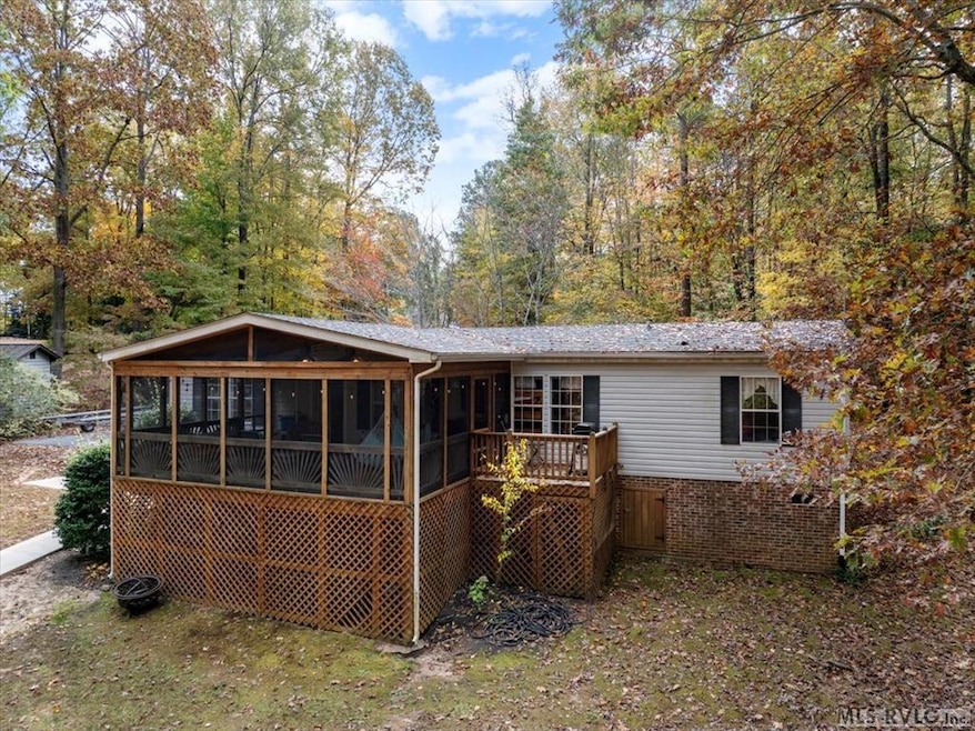 291 Red Fox Dr, Bracey, VA 23919 - photo 1