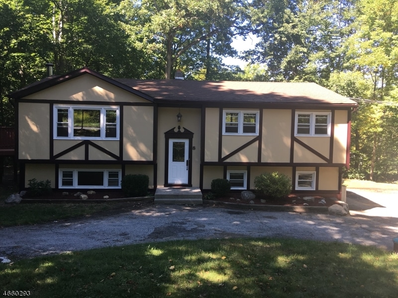 8 Beaver Brook Dr, Sussex, NJ 07461 - photo 1