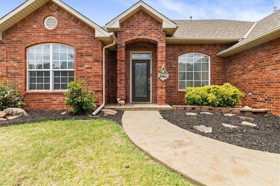 1608 Pecan Crossing Dr, Shawnee, OK 74804 - photo 1