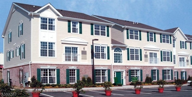 301 Rainbow Way unit 301, Phillipsburg, NJ 08865 - photo 1