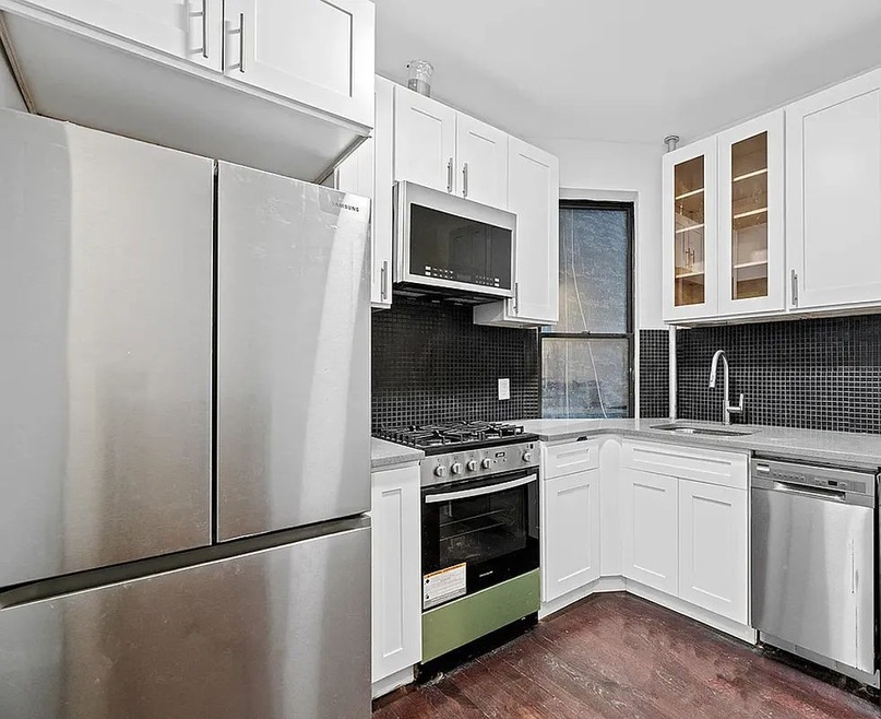 532 9th Ave unit 3 D, New York, NY 10018 - photo 1
