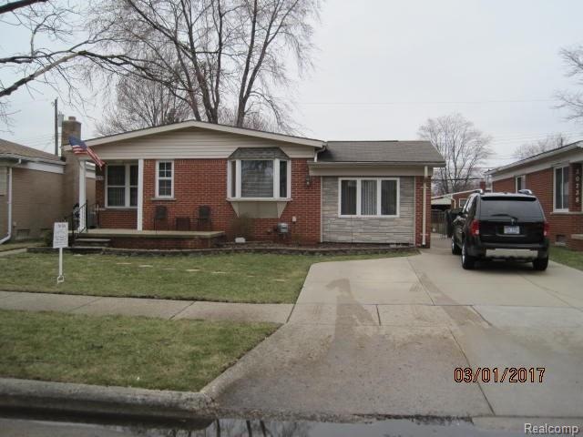 30723 J Carls St, Roseville, MI 48066 - photo 1