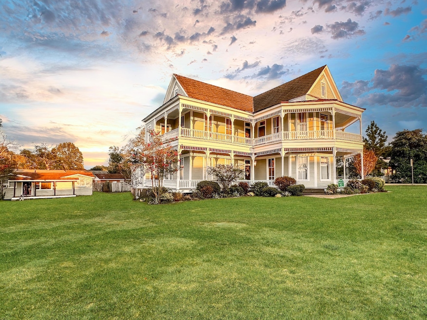 203 S 1st St, Leesville, LA 71446 - photo 1