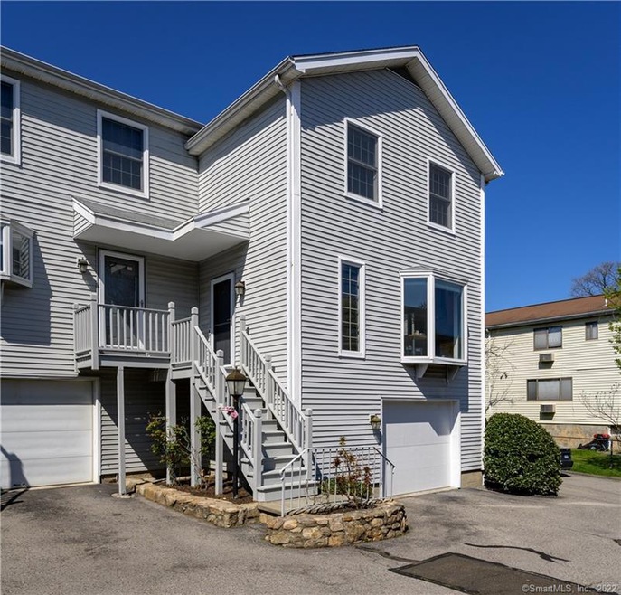 246 Seaside Ave unit 5, Stamford, CT 06902 - photo 1