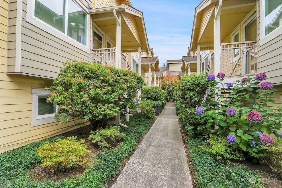 624 Daley St unit 2, Edmonds, WA 98020 - photo 1