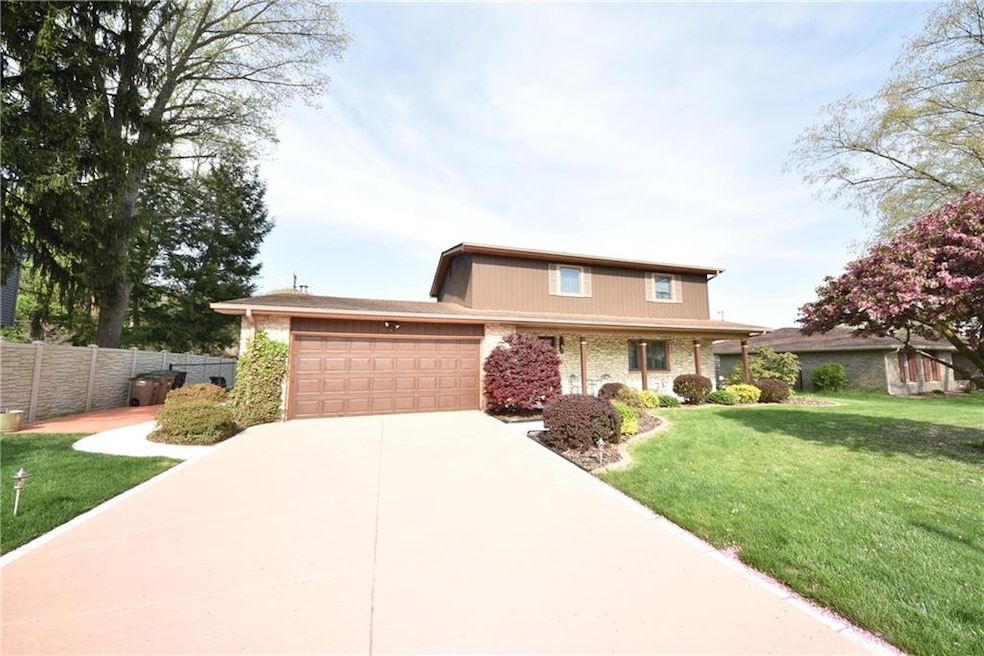 3322 Beech Dr, Columbus, IN 47203 - photo 1