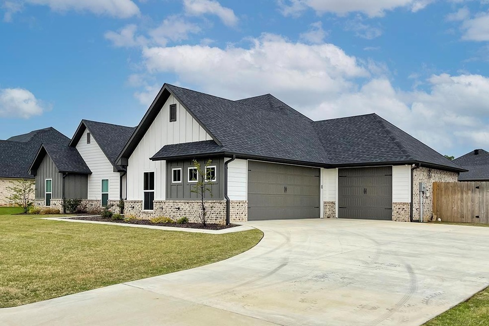 77 Chester Field Cir, Texarkana, TX 75503 - photo 1