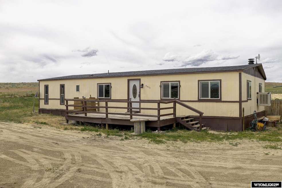 8430 E Quartz Cir, Evansville, WY 82636 - photo 1