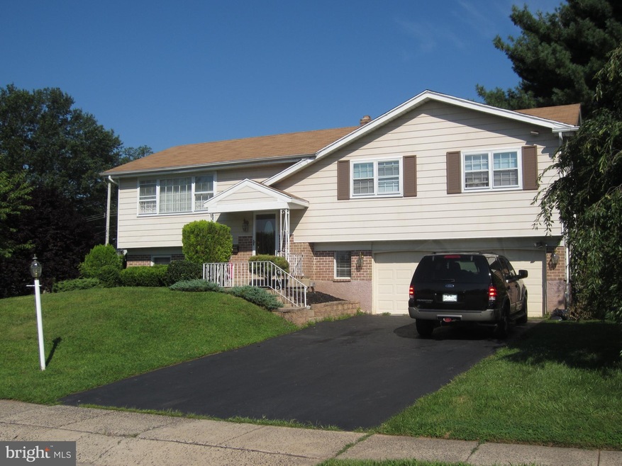 141 Glenn Oak Rd, Norristown, PA 19403 - photo 1