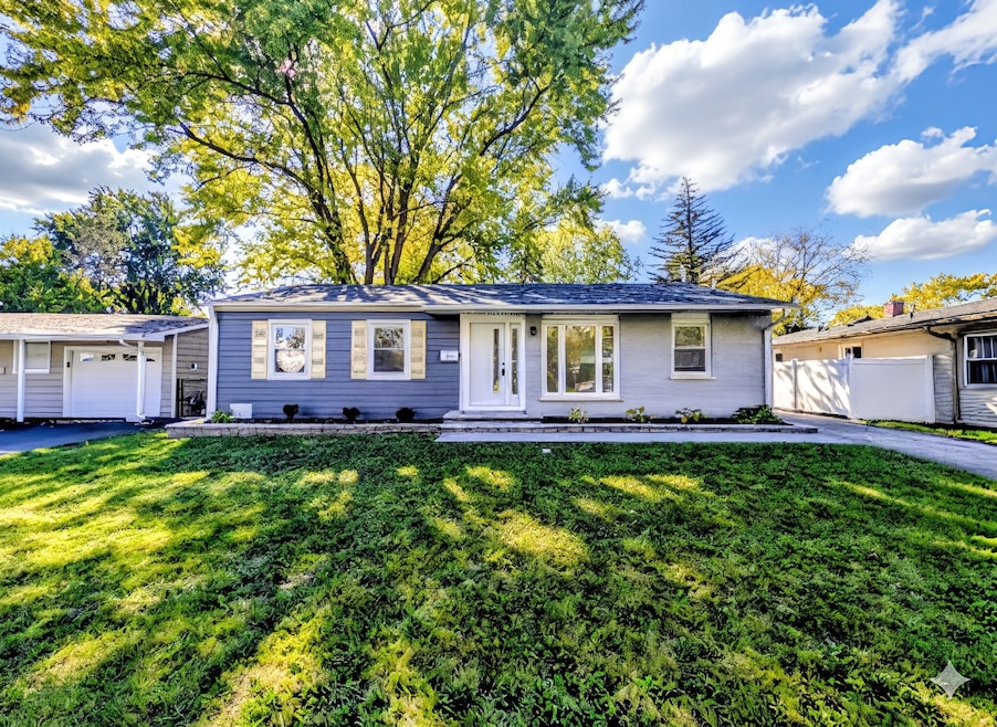 1005 Valley Stream Dr, Wheeling, IL 60090 - photo 1