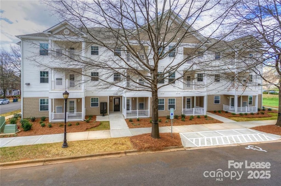 For Rent $1,350/month