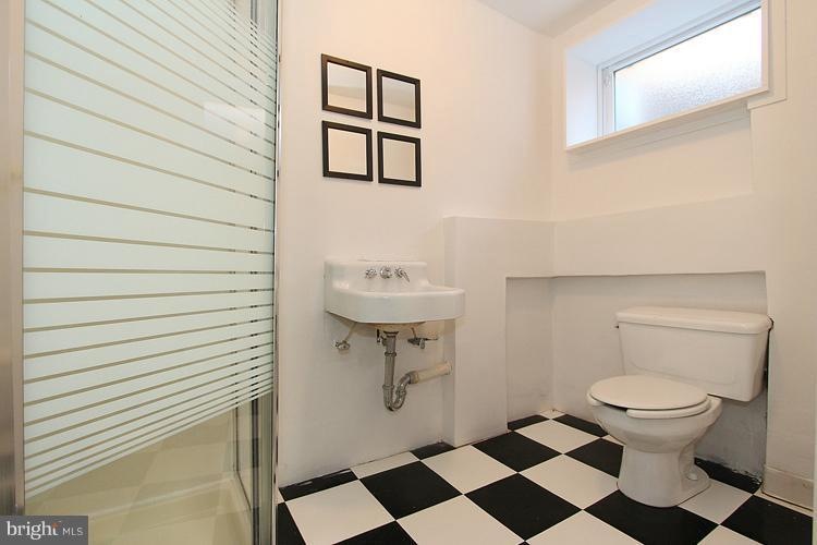 811 Larch Ave, Takoma Park, MD 20912 - photo 1