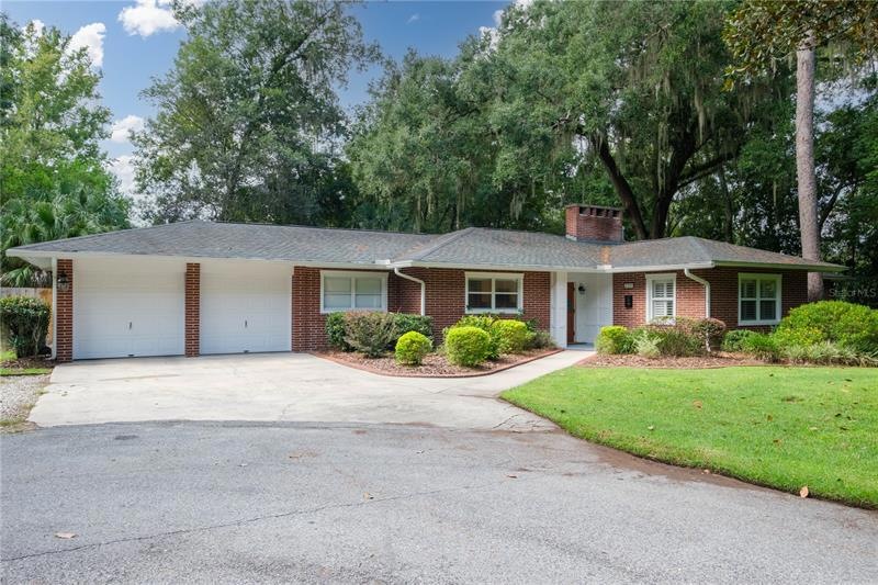 MID CENTURY TRADITIONAL BEAUTIFULLY UPDATED