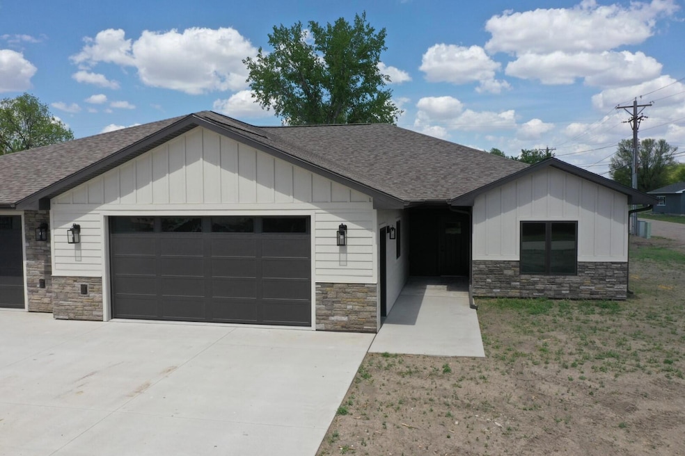 For Sale $463,500 • Co-Listing Agent