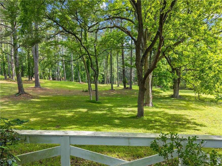 View of grassy yard