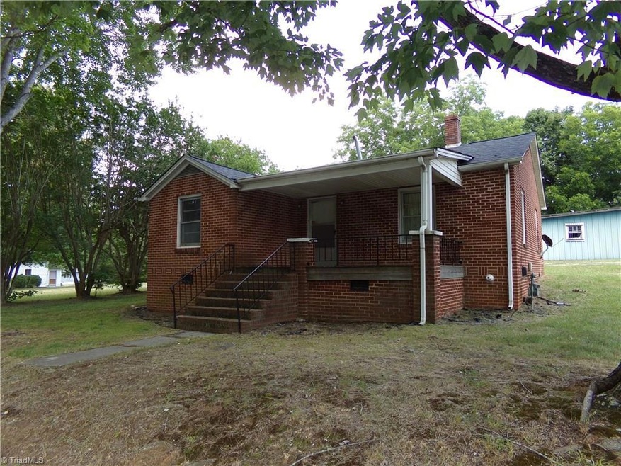 535 Columbia Ave, Ramseur, NC 27316 - photo 1