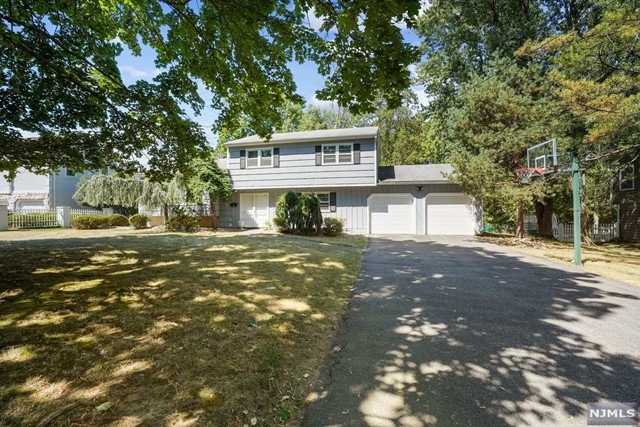 49 Knollwood Dr, Livingston, NJ 07039 - photo 1