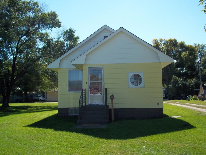 Front of Home<|><|>