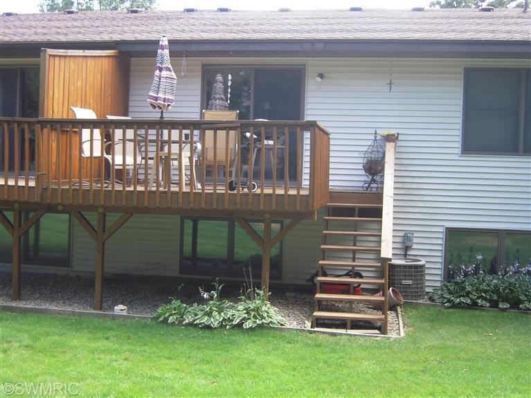 2111 Jo Dean Ct NE, Grand Rapids, MI 49505 - photo 1