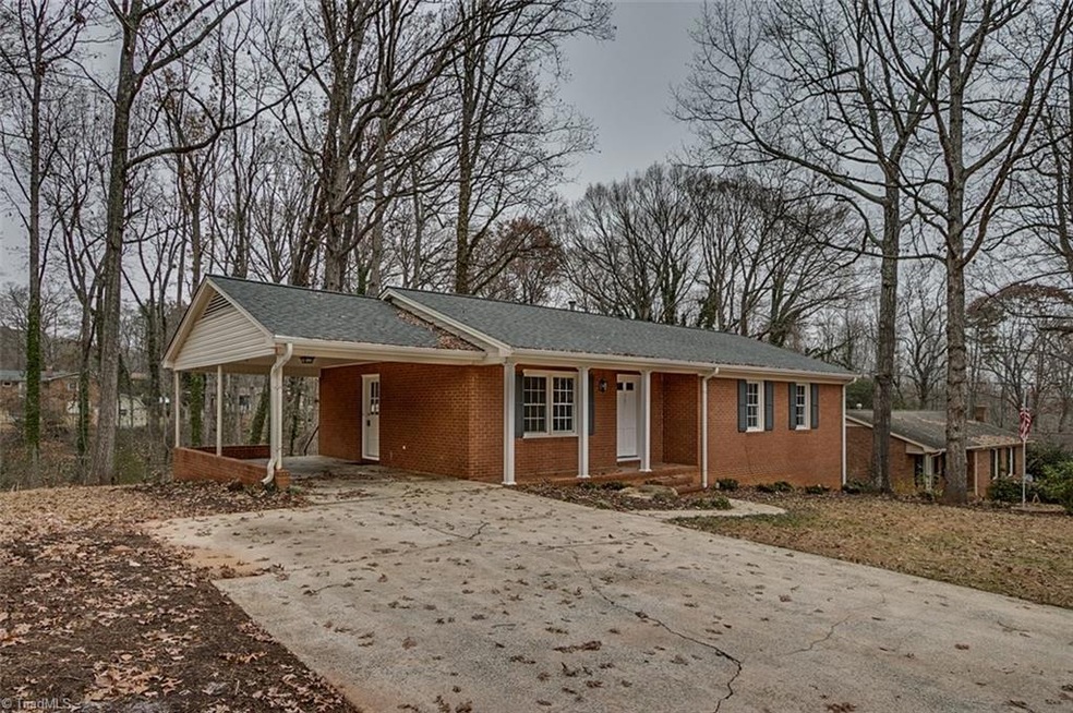 581 Manor Cir, Asheboro, NC 27205 - photo 1