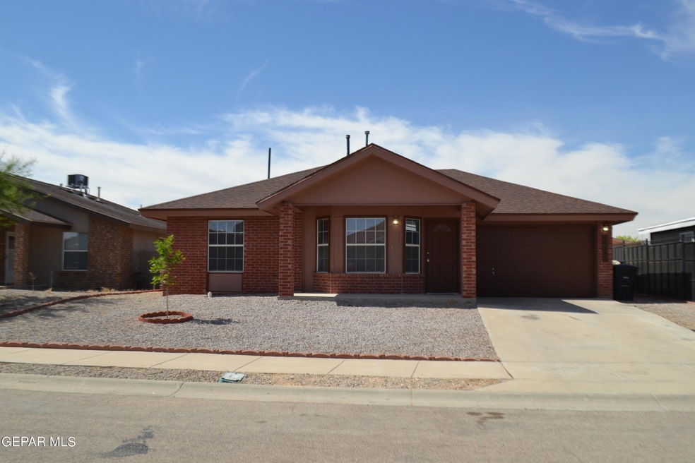 14352 Cocotitlan Dr, Horizon City, TX 79928 - photo 1