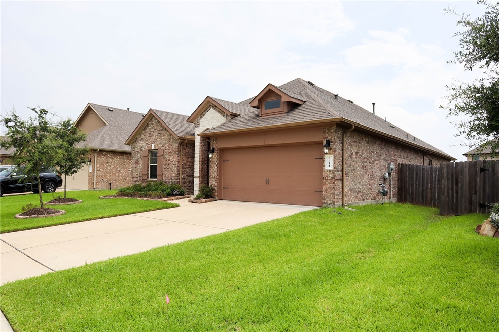 2721 Westland Ln, Pearland, TX 77581 - photo 1