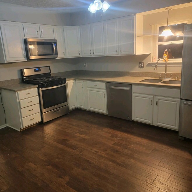 112 Hocking St, Sugar Grove, OH 43155 - photo 1