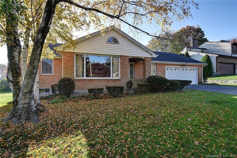 325 Pine Ln, Wethersfield, CT 06109 - photo 1