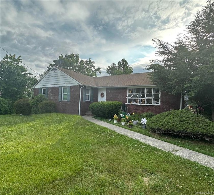 849 N Main St, Spring Valley, NY 10977 - photo 1