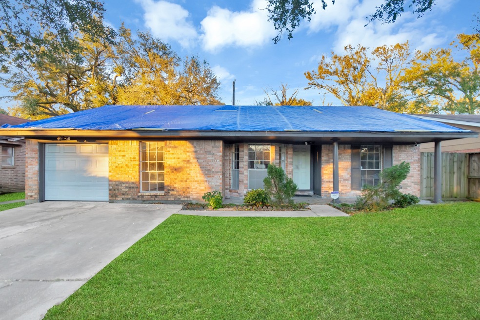 1634 Mosher Ln, Houston, TX 77088 - photo 1