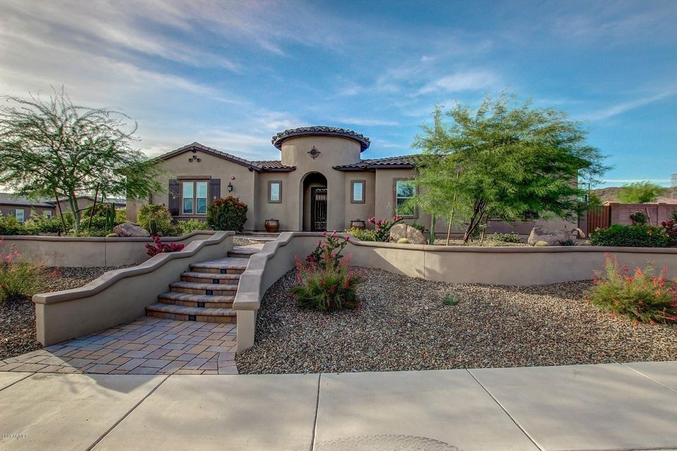 Gorgeous curb appeal