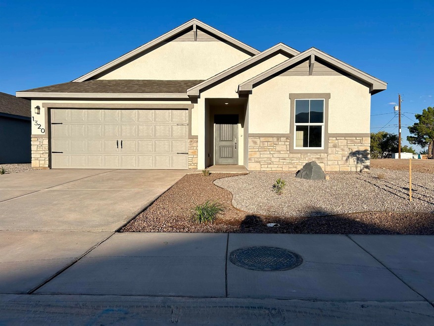 1320 San Carlos St, Alamogordo, NM 88310 - photo 1