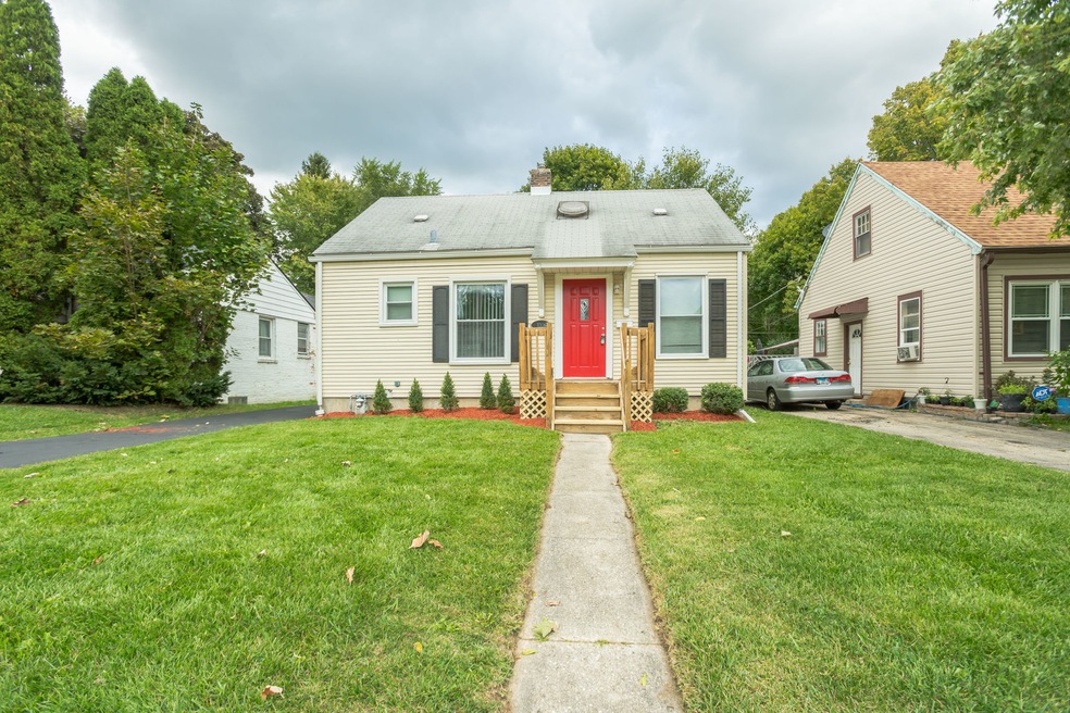 1006 W Ridgeland Ave, Waukegan, IL 60085 - photo 1