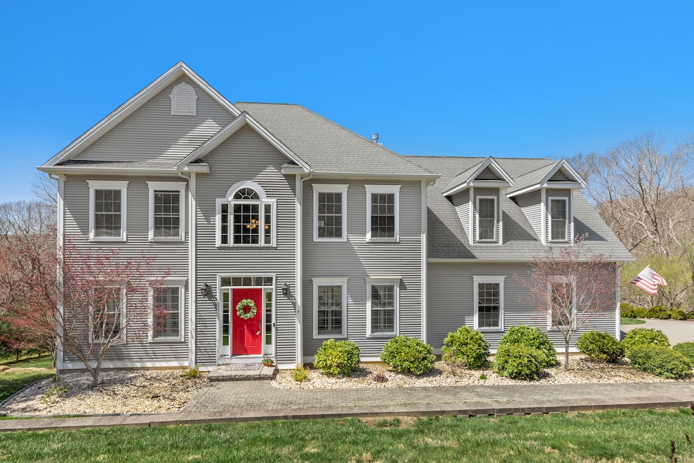 4 Upper Kensington Dr, East Lyme, CT 06333 - photo 1