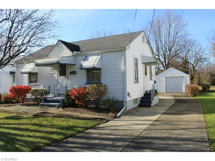 Welcome to 3233 Roosevelt Ave. NE in the Plain Loc