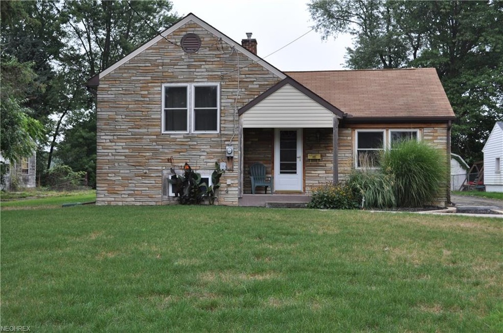 Welcome to 332 Roxbury Ave NW Perry Township