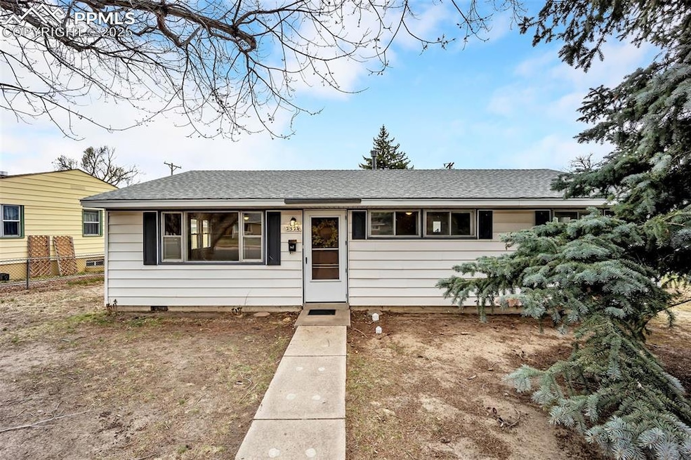 2524 Meadowlark Ln, Colorado Springs, CO 80909 - photo 1